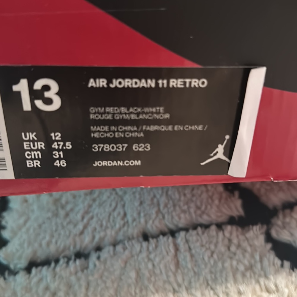 Jordan 11. Worn twice. Original box. Size 13 - Picture 3 of 3